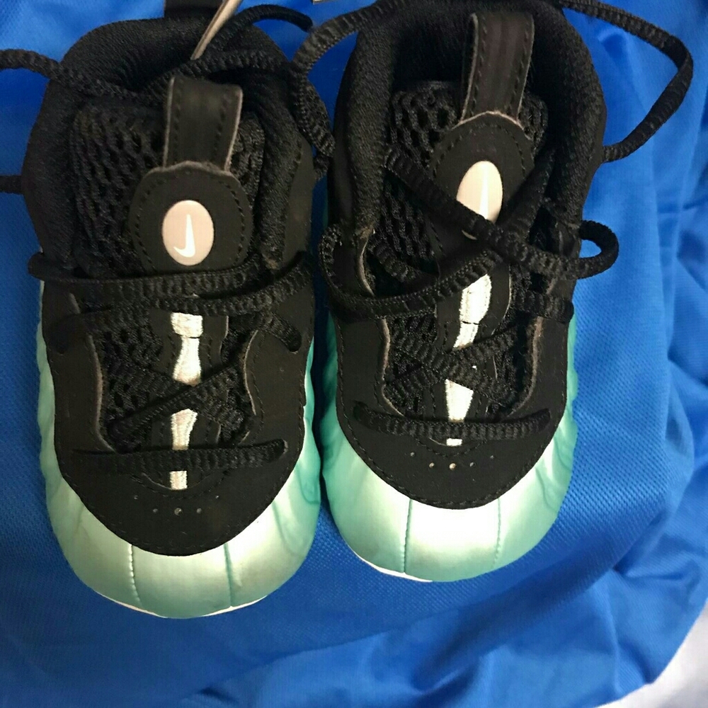 Kid sneakers